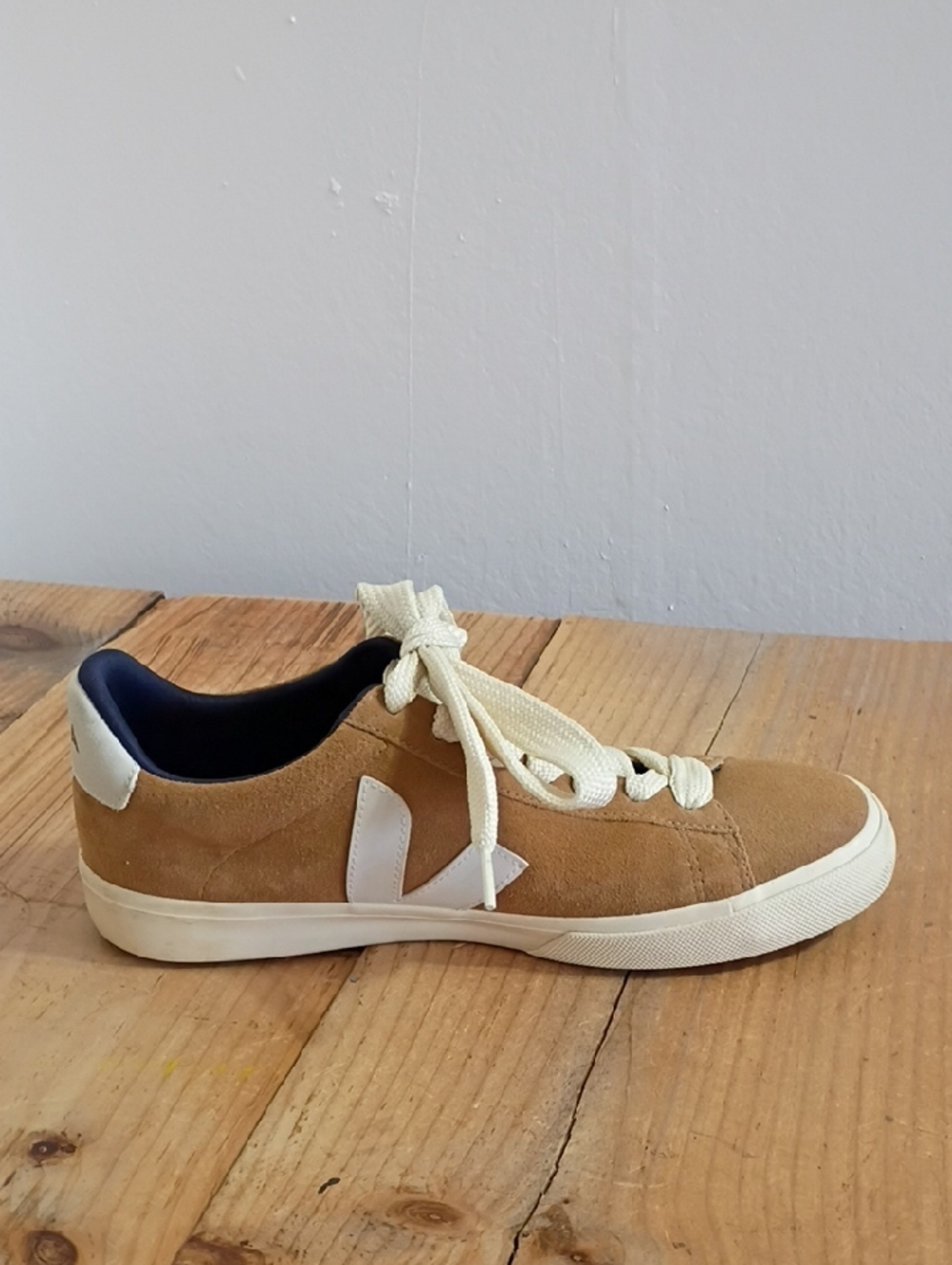 Veja Tan Suede Campo Sneakers Size 10.5 - Picture 2 of 10